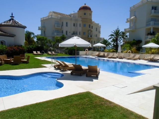 Las Dunas Suites & Apartments Estepona Kültér fotó